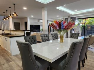 For sale 5 bedrooms house in Bang Lamung, Chonburi