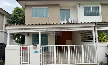 Casa adosada en venta de 3 habitaciones en Mueang Pathum Thani, Pathum Thani