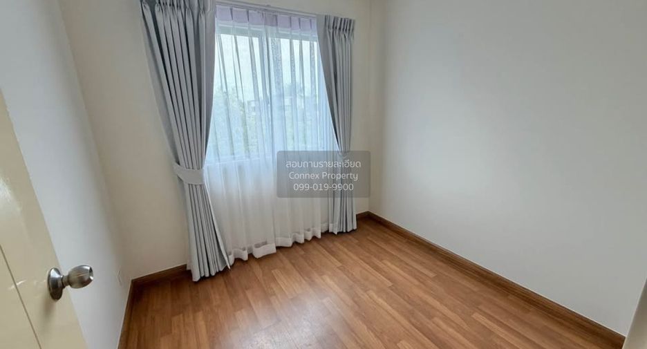 Casa adosada en venta de 3 habitaciones en Mueang Pathum Thani, Pathum Thani