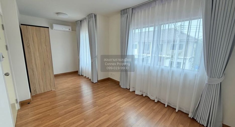 Casa adosada en venta de 3 habitaciones en Mueang Pathum Thani, Pathum Thani