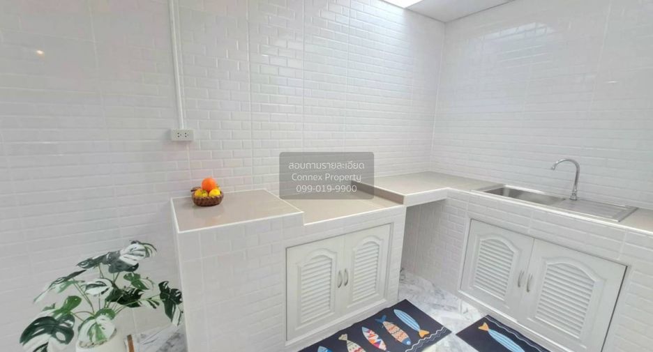 Casa adosada en venta de 3 habitaciones en Khlong Luang, Pathum Thani