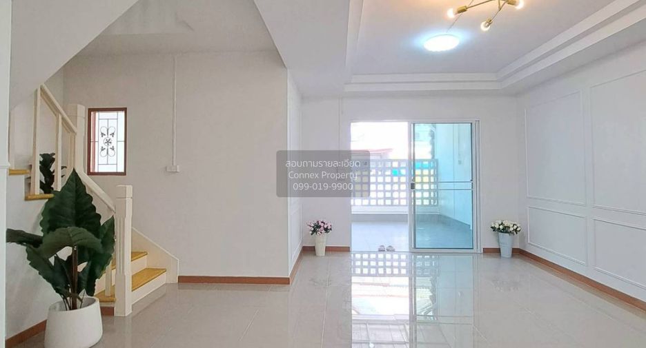 Casa adosada en venta de 3 habitaciones en Khlong Luang, Pathum Thani