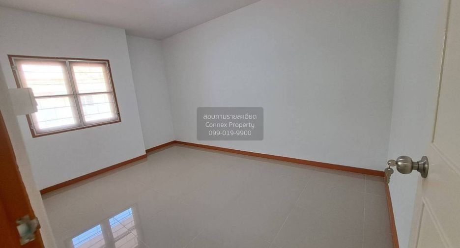 Casa adosada en venta de 3 habitaciones en Khlong Luang, Pathum Thani