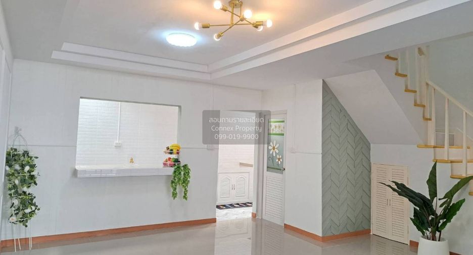 Casa adosada en venta de 3 habitaciones en Khlong Luang, Pathum Thani