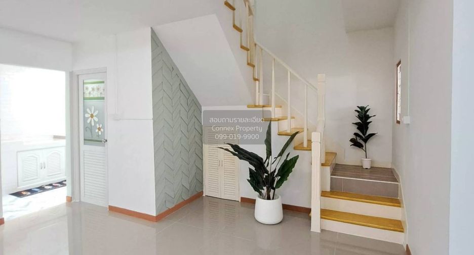 Casa adosada en venta de 3 habitaciones en Khlong Luang, Pathum Thani