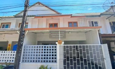 Casa adosada en venta de 3 habitaciones en Khlong Luang, Pathum Thani