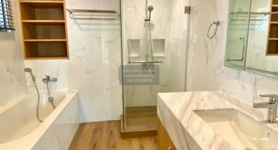For rent 2 bedrooms condo in Pathum Wan, Bangkok