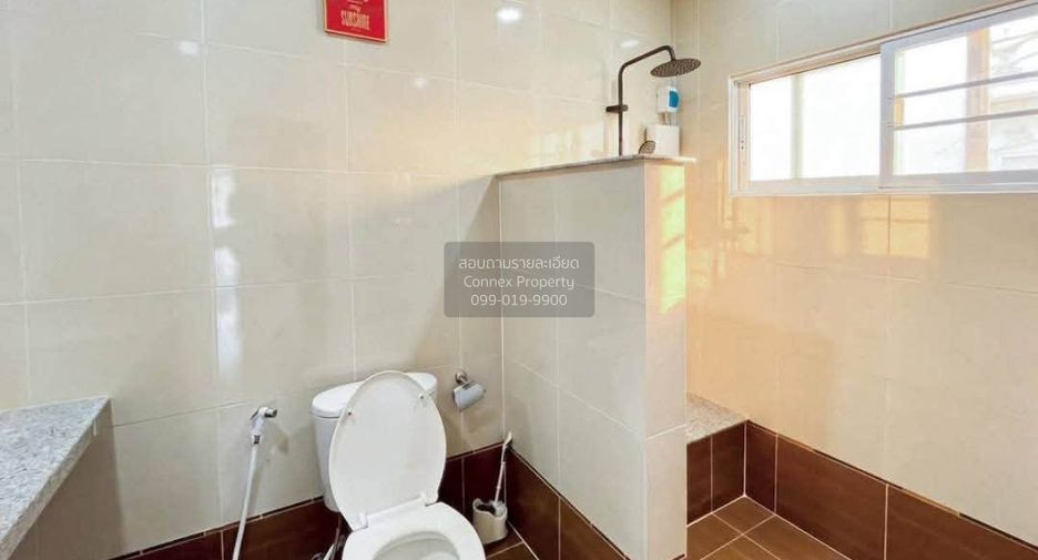 Haus zur Miete mit 5 Zimmer in Bang Lamung, Chonburi
