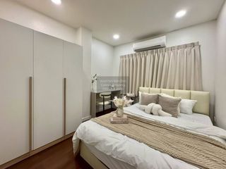 Haus zur Miete mit 4 Zimmer in Huai Khwang, Bangkok