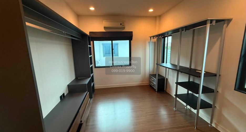 For rent 3 bedrooms house in Bang Kapi, Bangkok