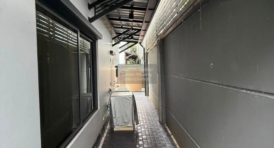 For rent 3 bedrooms house in Bang Kapi, Bangkok