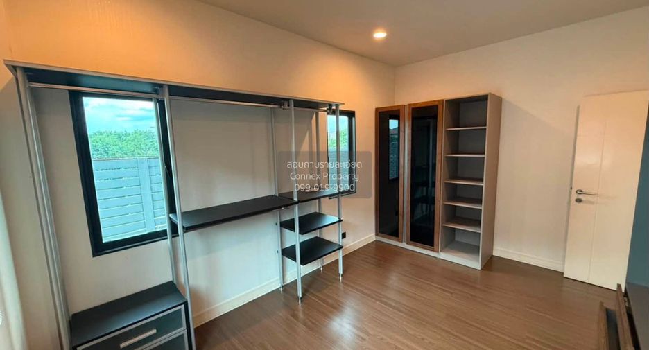 For rent 3 bedrooms house in Bang Kapi, Bangkok