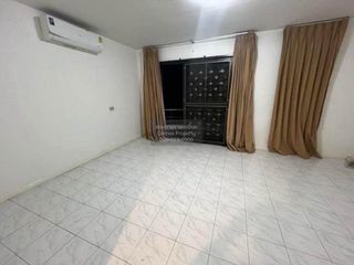 Haus zur Miete mit 3 Zimmer in Mueang Nonthaburi, Nonthaburi