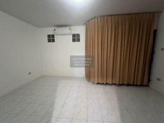 Haus zur Miete mit 3 Zimmer in Mueang Nonthaburi, Nonthaburi