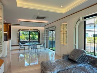Haus zur Miete mit 3 Zimmer in Prawet, Bangkok