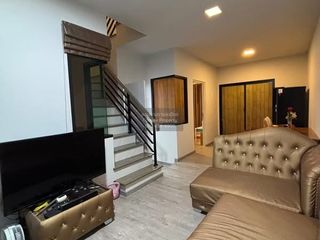 À louer 3 chambres maison de ville à Bang Phli, Samut Prakan