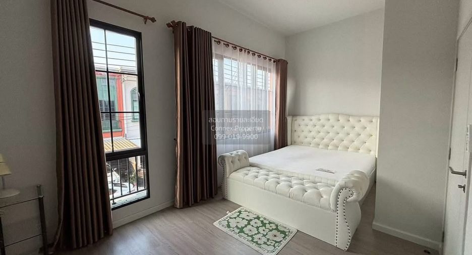 For rent 3 bedrooms townhouse in Bang Phli, Samut Prakan