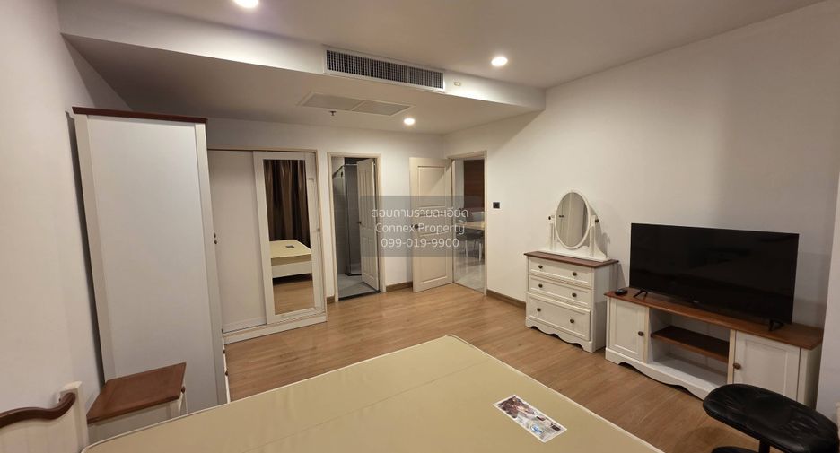 À louer 3 chambres condo à Huai Khwang, Bangkok