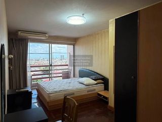 For rent 2 bedrooms condo in Khlong San, Bangkok