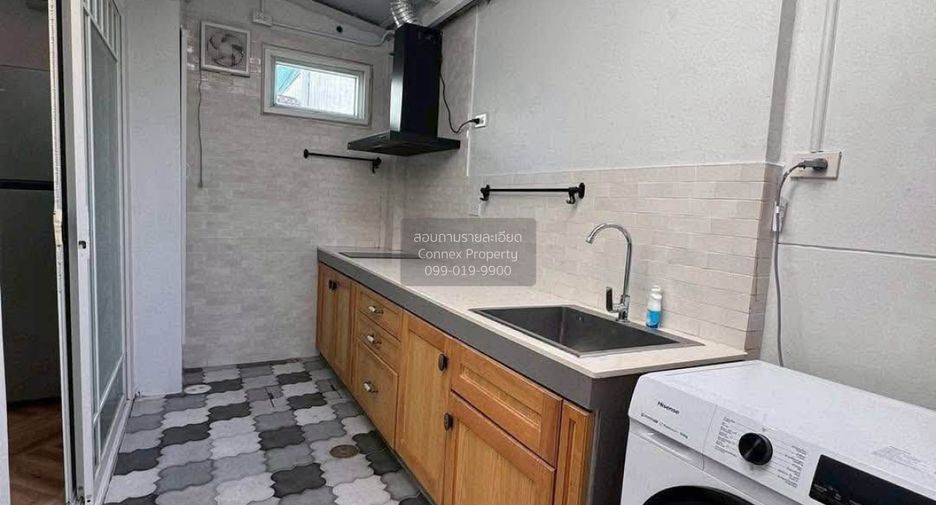 For rent 2 bedrooms townhouse in Bang Phli, Samut Prakan