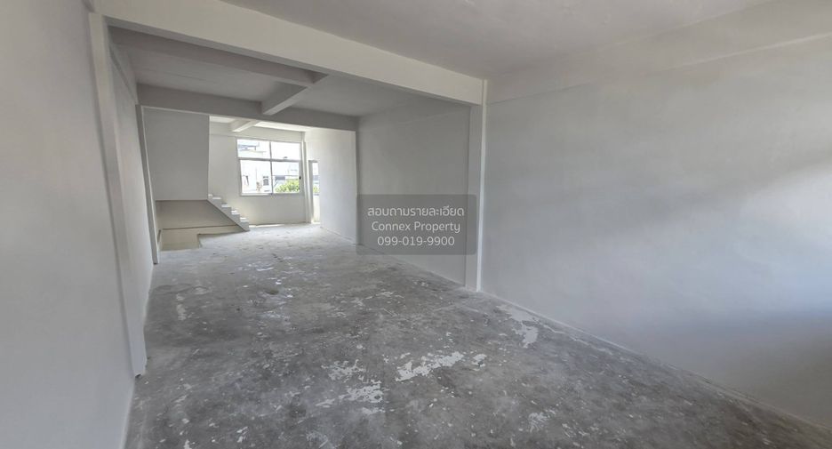 Haus zur Miete mit 3 Zimmer in Huai Khwang, Bangkok
