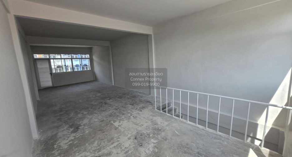 Haus zur Miete mit 3 Zimmer in Huai Khwang, Bangkok