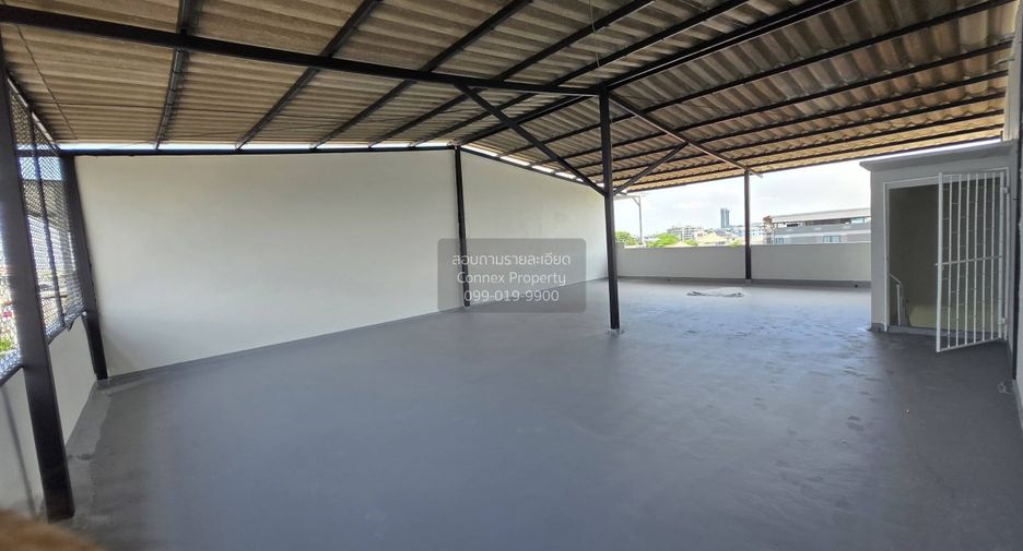 Haus zur Miete mit 3 Zimmer in Huai Khwang, Bangkok
