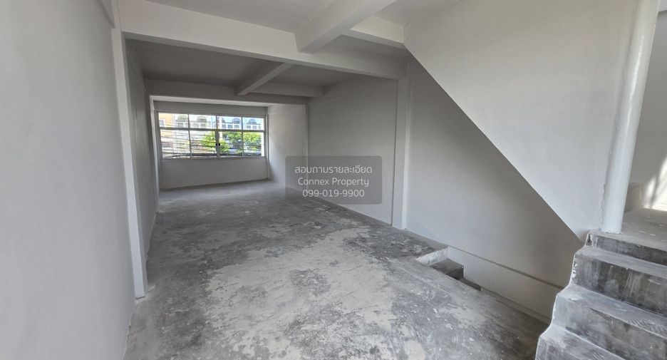 Haus zur Miete mit 3 Zimmer in Huai Khwang, Bangkok