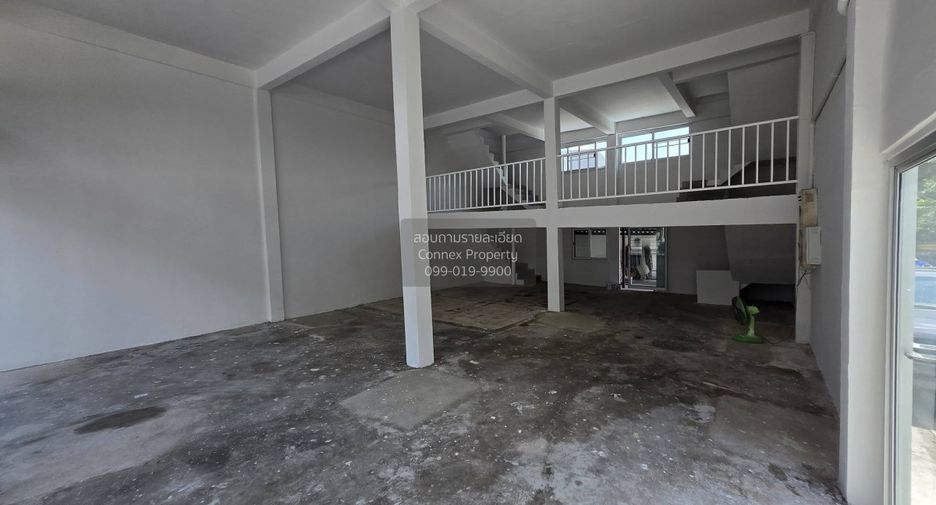 Haus zur Miete mit 3 Zimmer in Huai Khwang, Bangkok