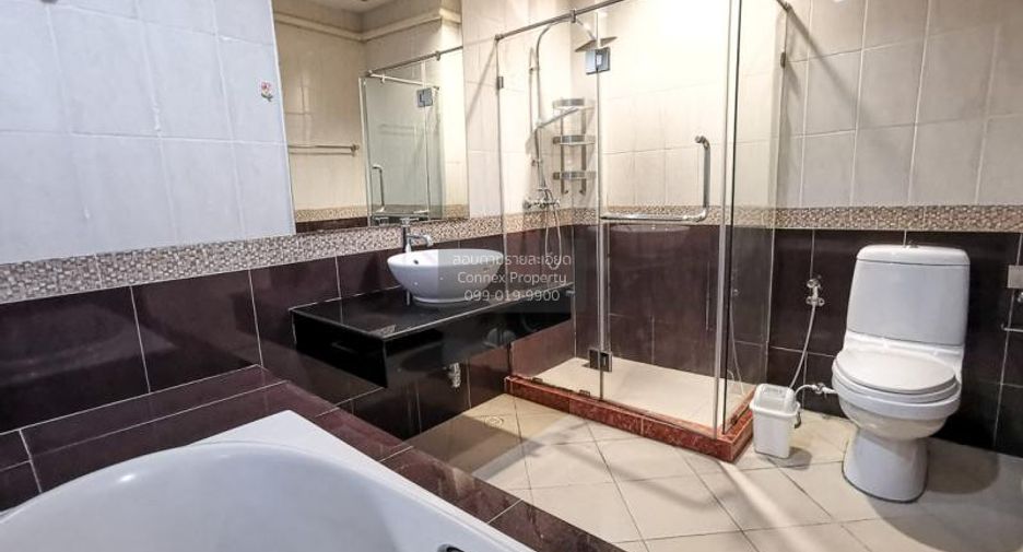 For rent 4 ベッドルーム townhouse in Yan Nawa, Bangkok