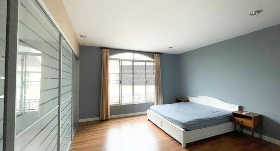 For rent 4 ベッドルーム townhouse in Yan Nawa, Bangkok