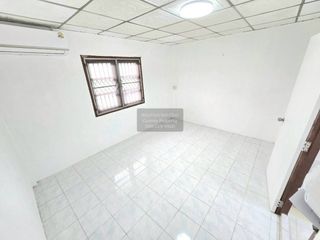 出租 3 卧室 联排别墅 在 Phra Khanong, 曼谷