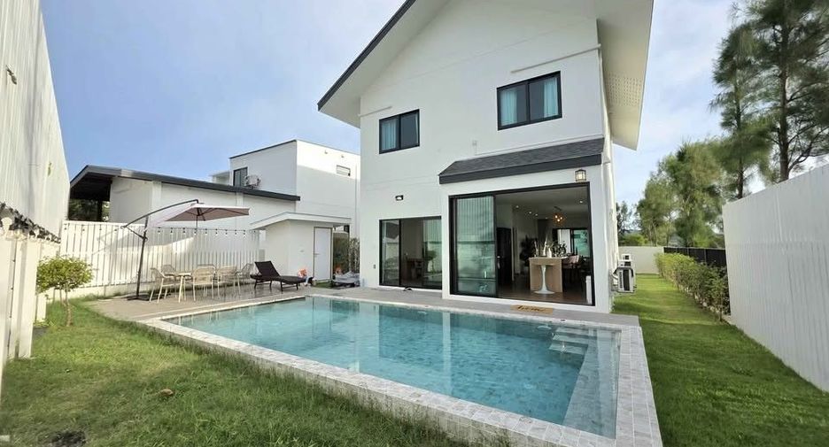 À louer 3 chambres maison à Mueang Phuket, Phuket