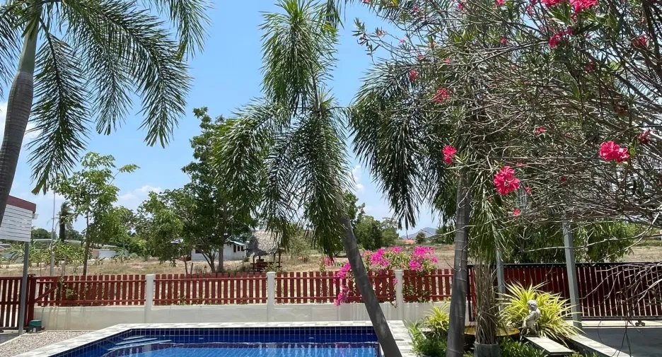 For sale 4 bedrooms villa in Cha Am, Phetchaburi