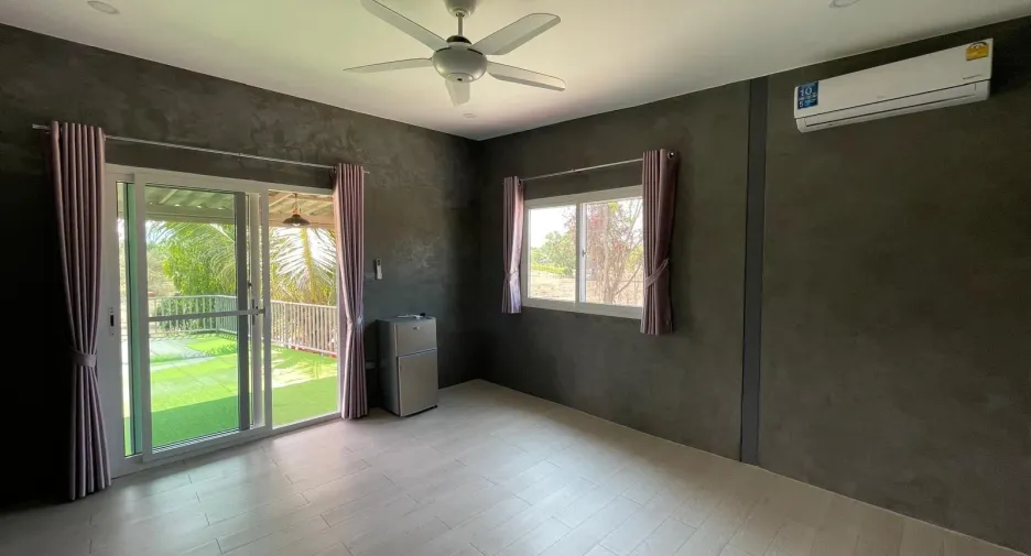 For sale 4 bedrooms villa in Cha Am, Phetchaburi
