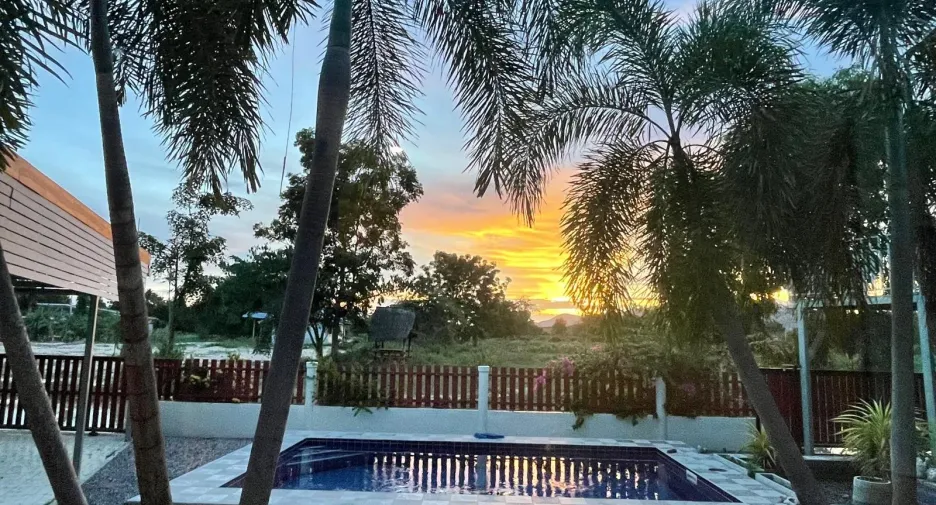 For sale 4 bedrooms villa in Cha Am, Phetchaburi