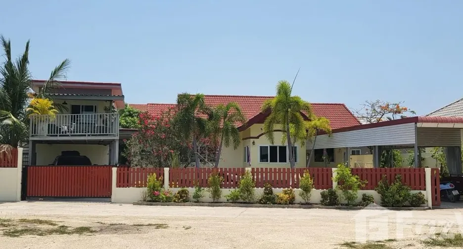 For sale 4 bedrooms villa in Cha Am, Phetchaburi