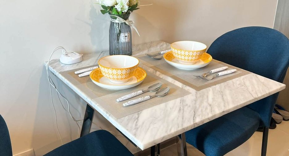 For rent 1 bed condo in Watthana, Bangkok