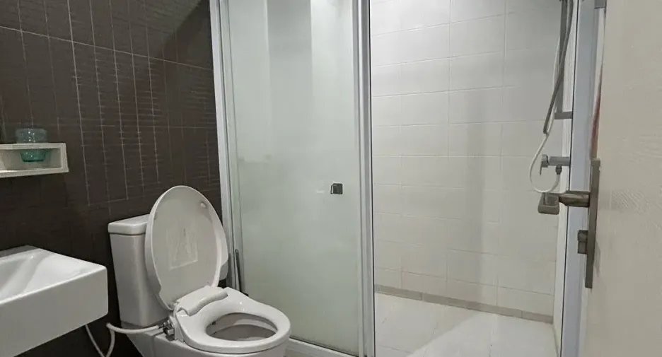 À vendre 2 chambres condo à Chom Thong, Bangkok