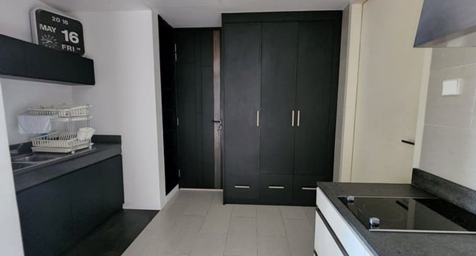 Condo en alquiler de 3 habitaciones en Sathon, Bangkok