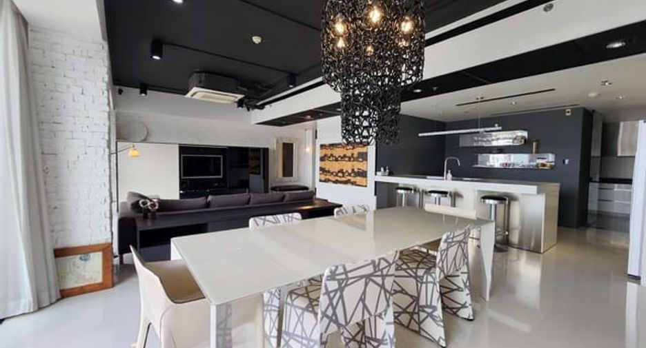 Condo en alquiler de 3 habitaciones en Sathon, Bangkok