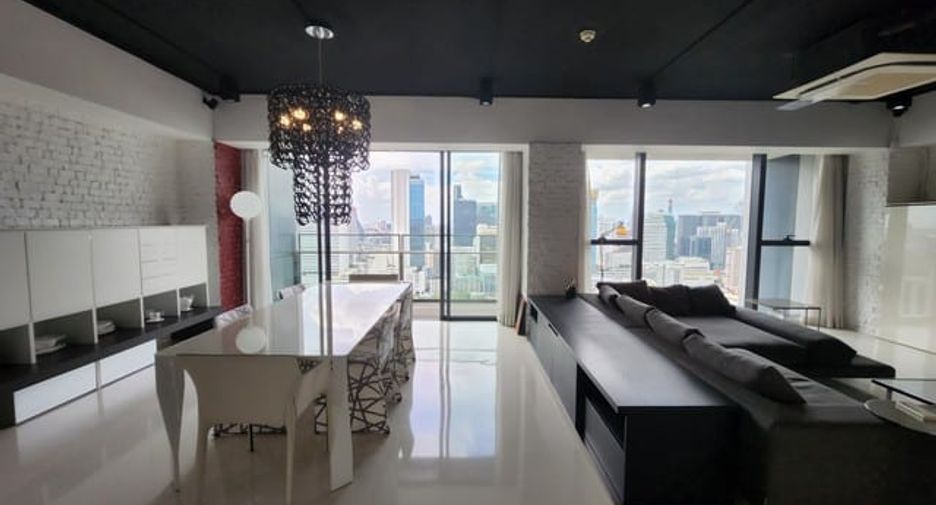 Condo en alquiler de 3 habitaciones en Sathon, Bangkok