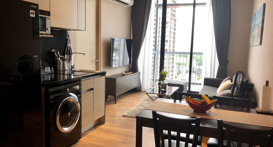 For rent 2 bedrooms condo in Khlong Toei, Bangkok