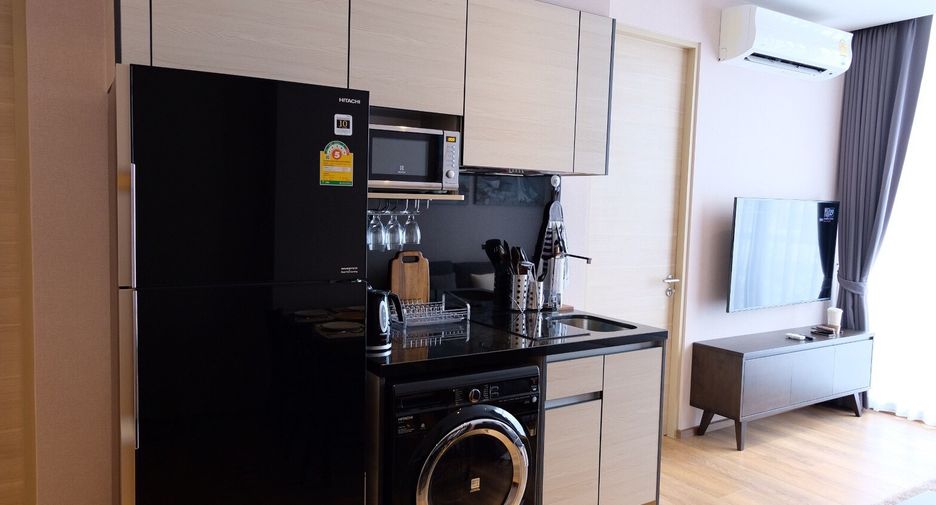For rent 2 bedrooms condo in Khlong Toei, Bangkok