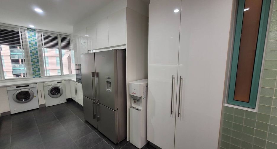 À louer 4 chambres condo à Bang Kho Laem, Bangkok