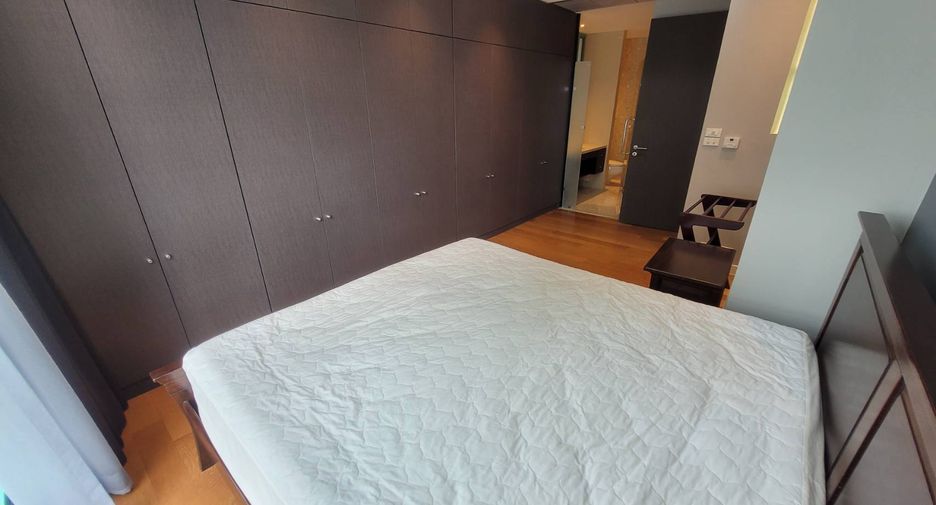 À louer 4 chambres condo à Bang Kho Laem, Bangkok
