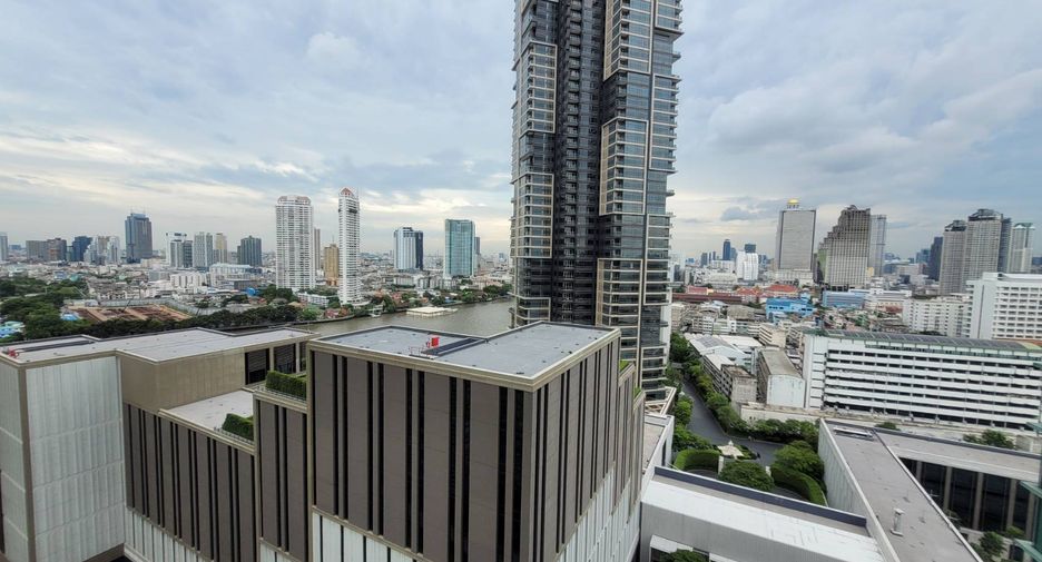 À louer 4 chambres condo à Bang Kho Laem, Bangkok