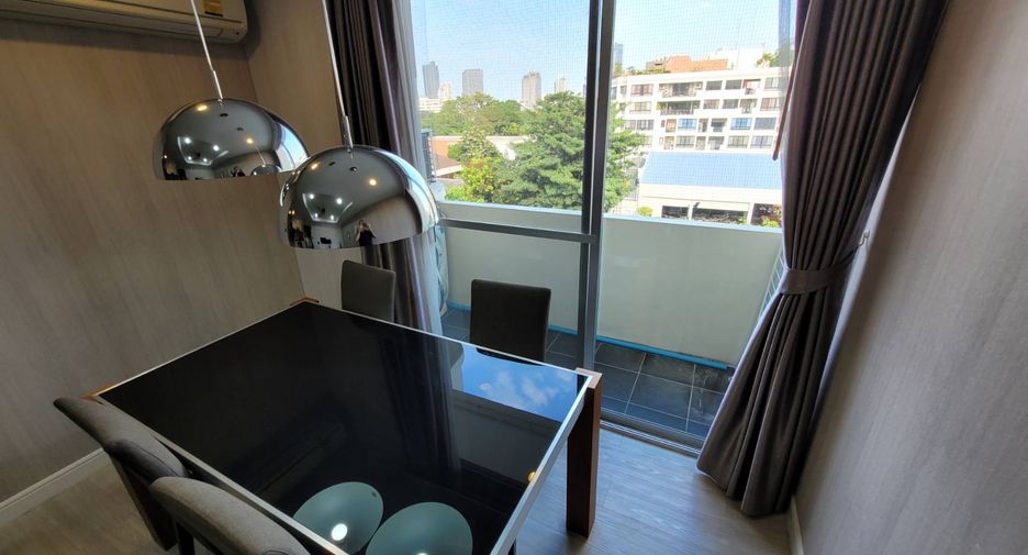 For rent 2 bedrooms condo in Watthana, Bangkok