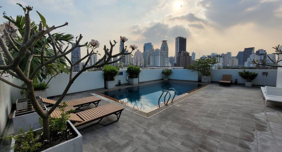 For rent 2 bedrooms condo in Watthana, Bangkok