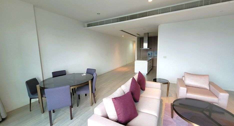 For rent 3 bedrooms condo in Pathum Wan, Bangkok